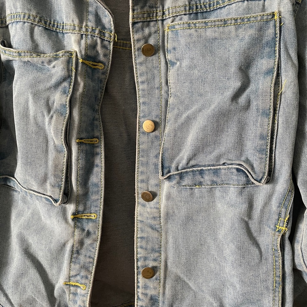 Light Washed Denim Jacket - Picture 4 of 8